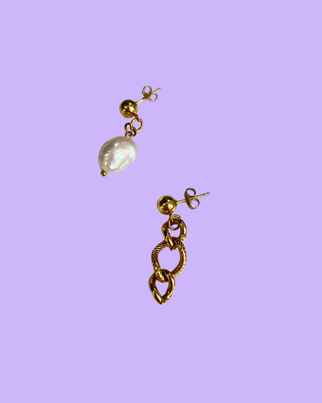 Chain meets pearl earring